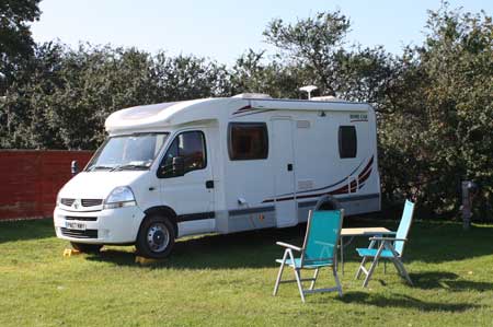 Motorhome-in-sunshine